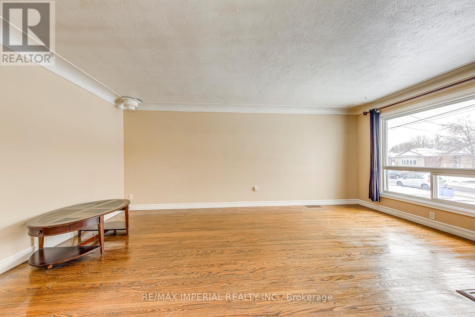 Main - 456 East 13Th Street, Hamilton, ON - Indoor Photo Showing Other Room