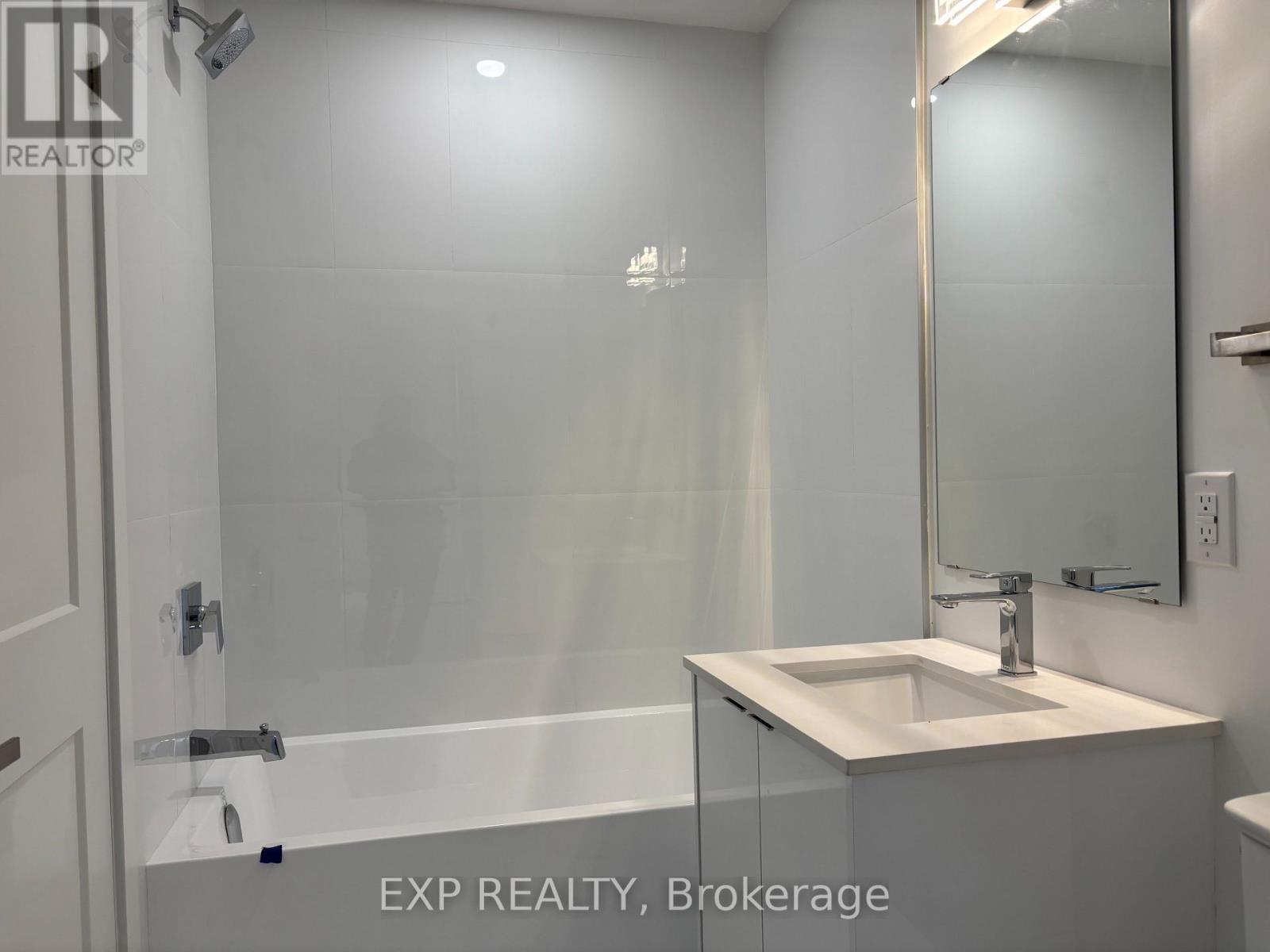 107 - 7277 Wilson Crescent, Niagara Falls, ON - Indoor Photo Showing Bathroom