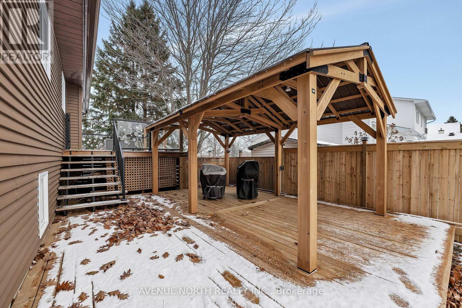 7028 Shadow Ridge Drive, Ottawa, ON - Outdoor
