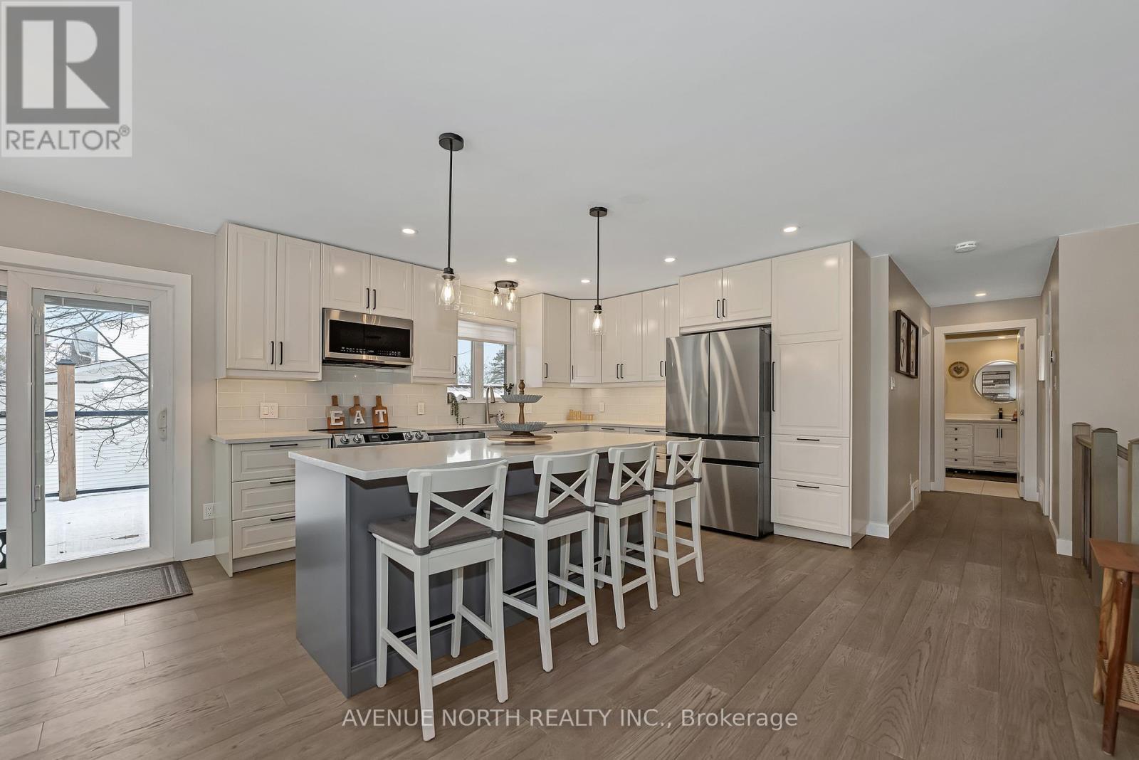 7028 Shadow Ridge Drive, Ottawa, ON - Indoor Photo Showing Kitchen With Stainless Steel Kitchen With Upgraded Kitchen