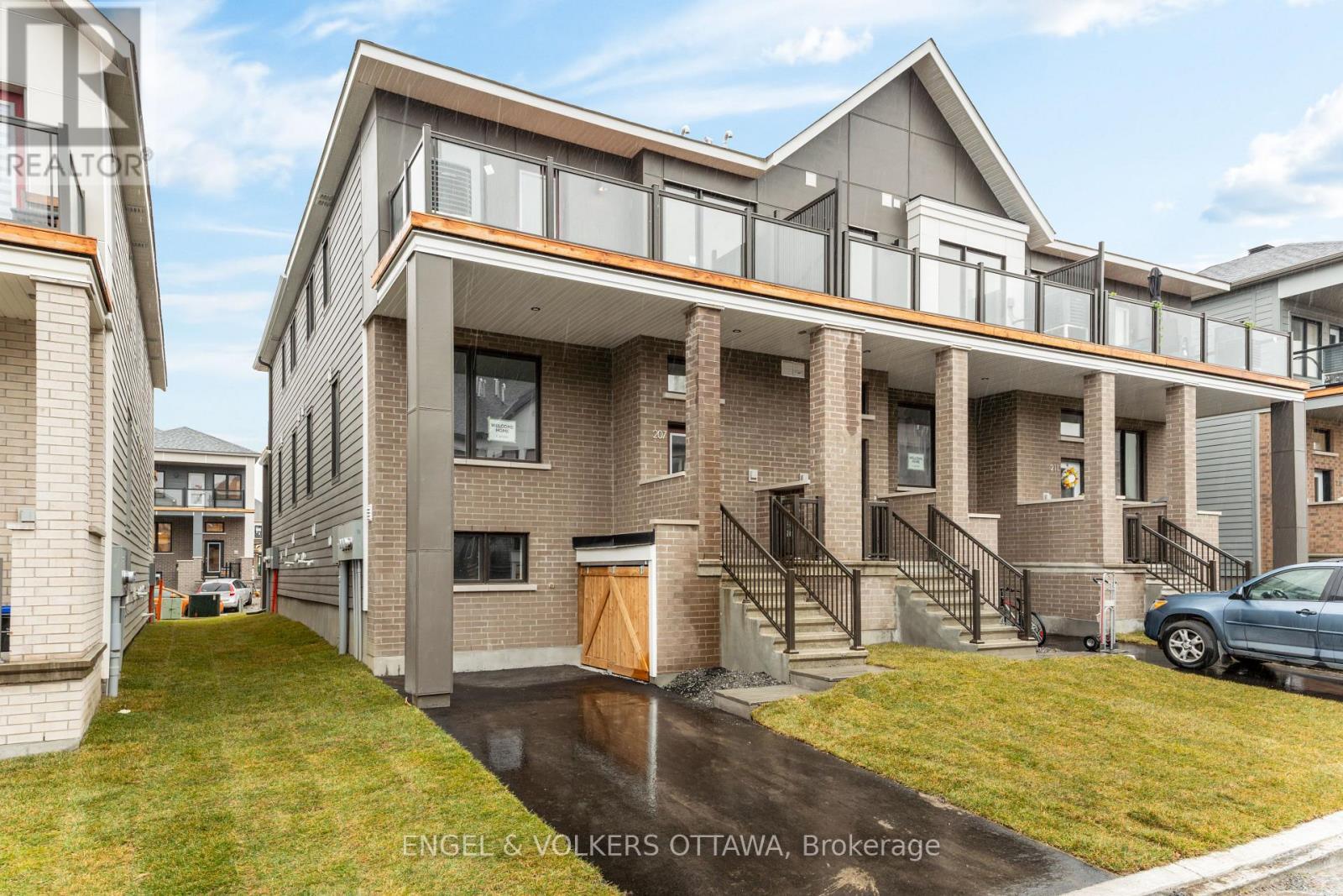 207 Speckled Alder Row, Ottawa, ON - Outdoor With Balcony With Facade