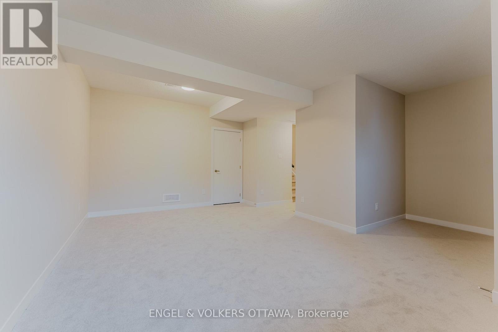 207 Speckled Alder Row, Ottawa, ON - Indoor Photo Showing Other Room