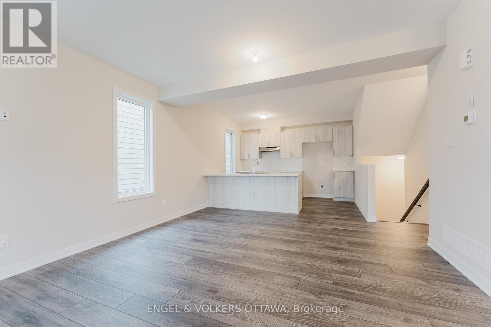 207 Speckled Alder Row, Ottawa, ON - Indoor Photo Showing Kitchen