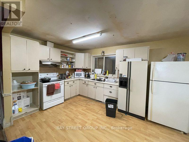 4390 South Service Road, Lincoln (Lincoln Lake), ON