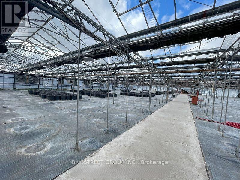 4390 South Service Road, Lincoln (Lincoln Lake), ON