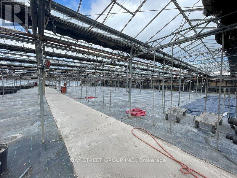 4390 South Service Road, Lincoln (Lincoln Lake), ON