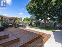 Summer vibes in the backyard(hot tub not included) -