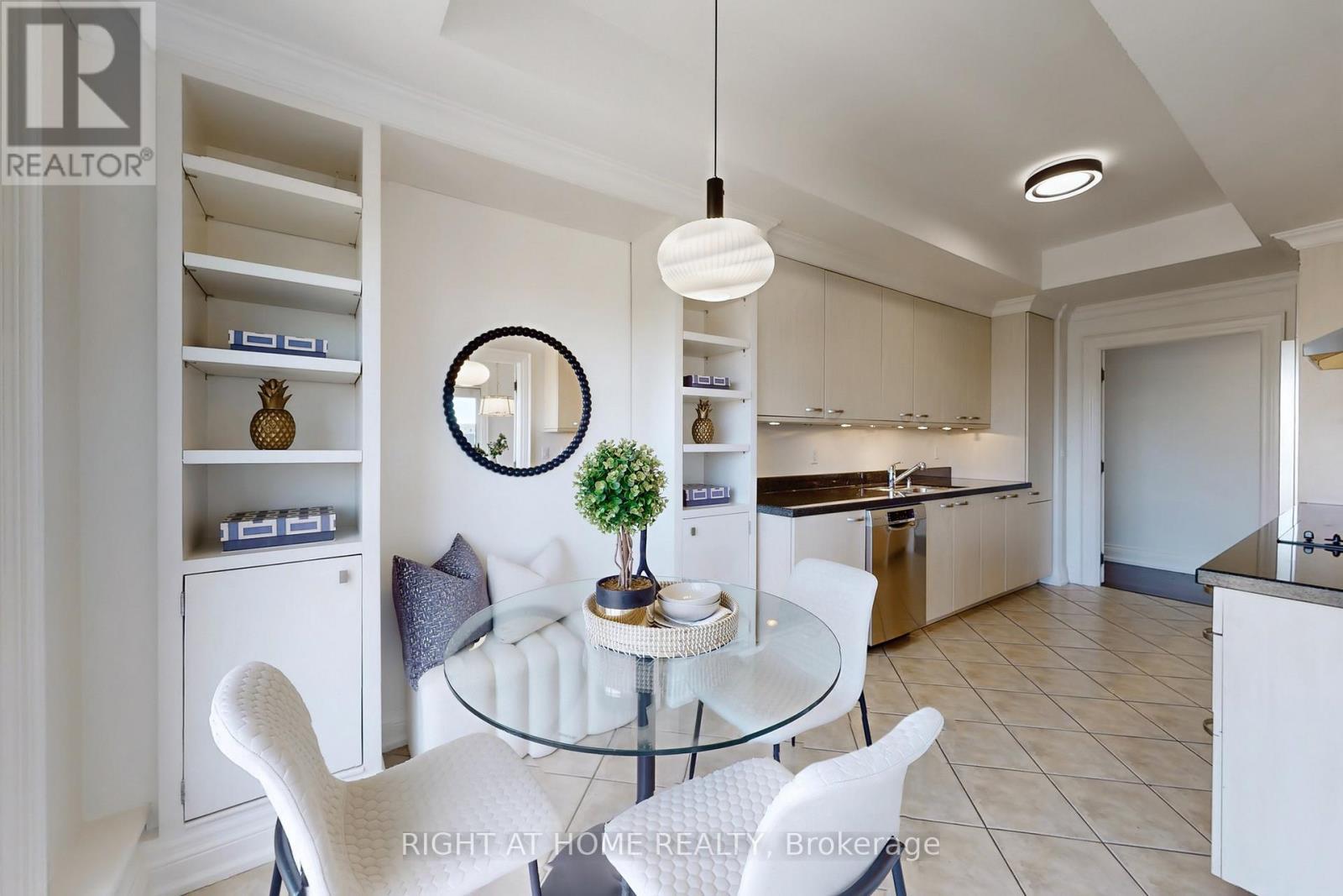 1201 - 38 Avenue Road, Toronto, ON - Indoor Photo Showing Dining Room