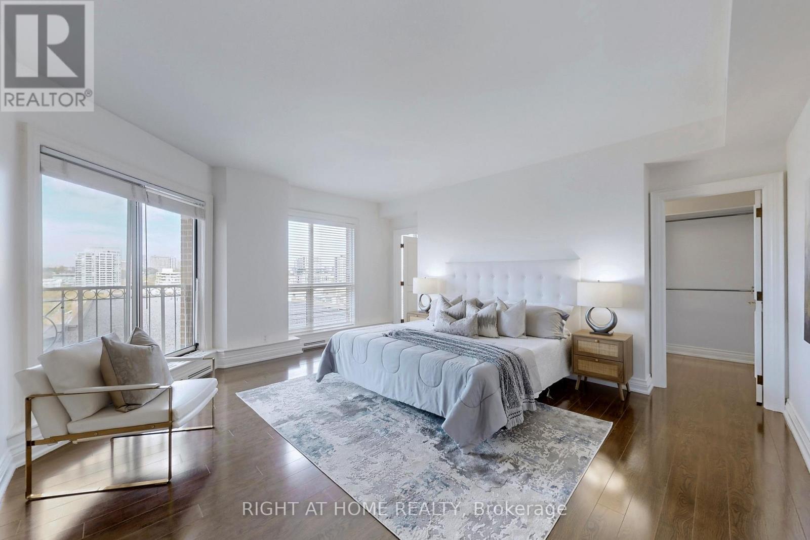 1201 - 38 Avenue Road, Toronto, ON - Indoor Photo Showing Bedroom