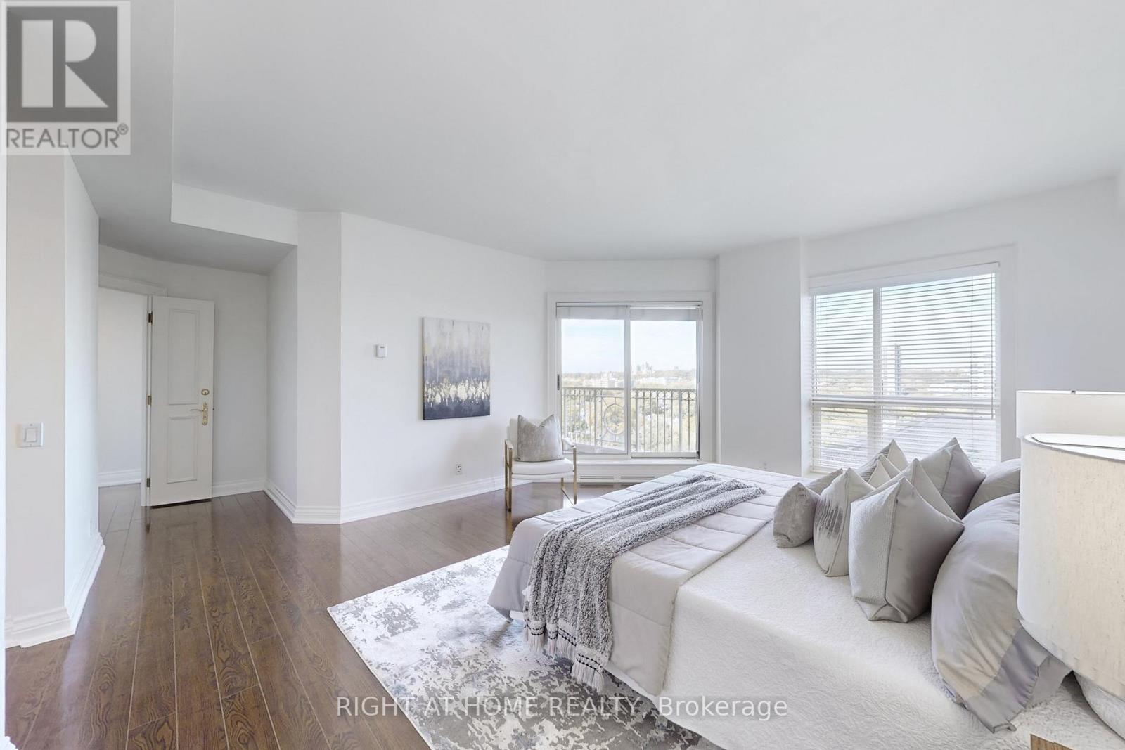 1201 - 38 Avenue Road, Toronto, ON - Indoor Photo Showing Bedroom