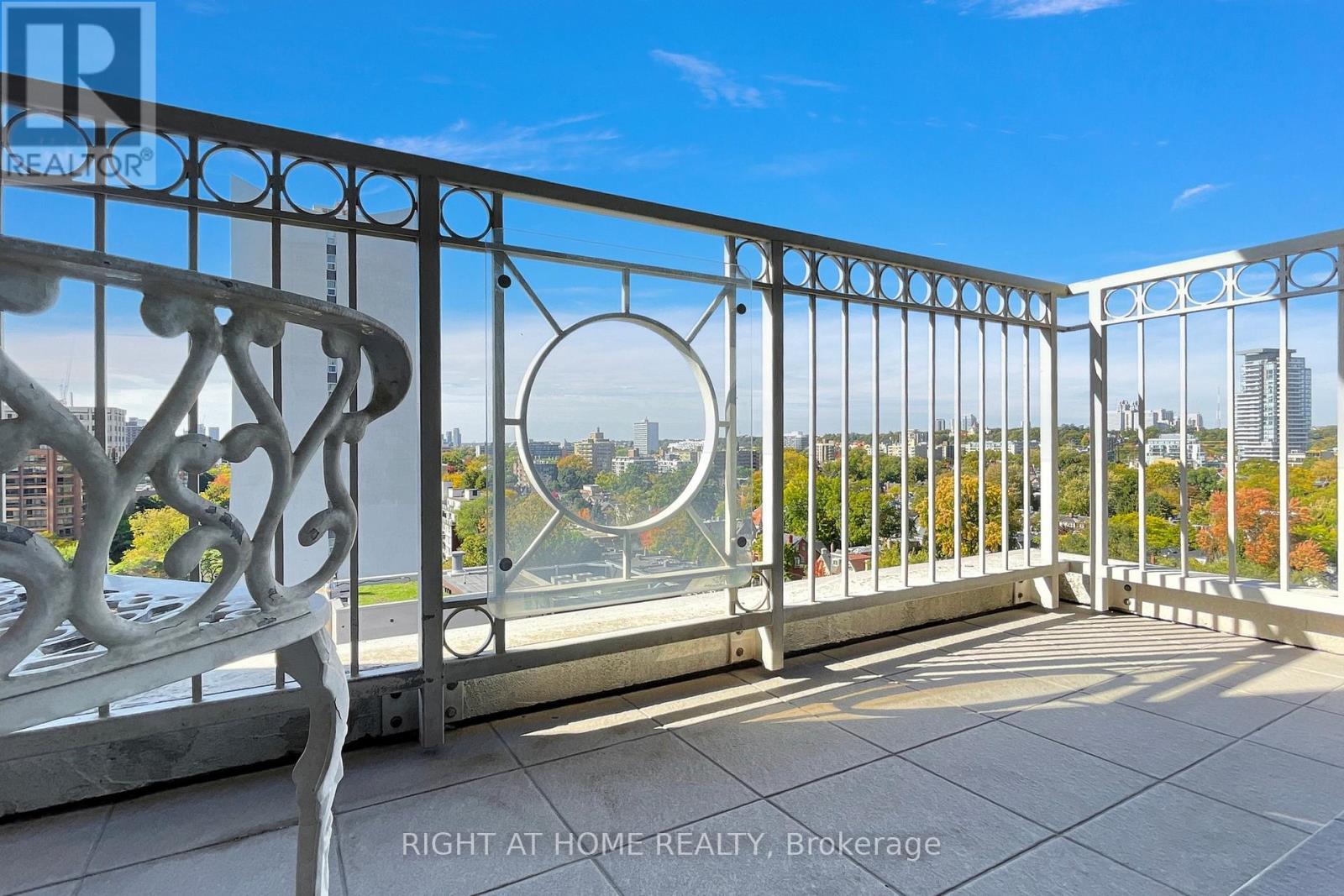 1201 - 38 Avenue Road, Toronto, ON - Outdoor