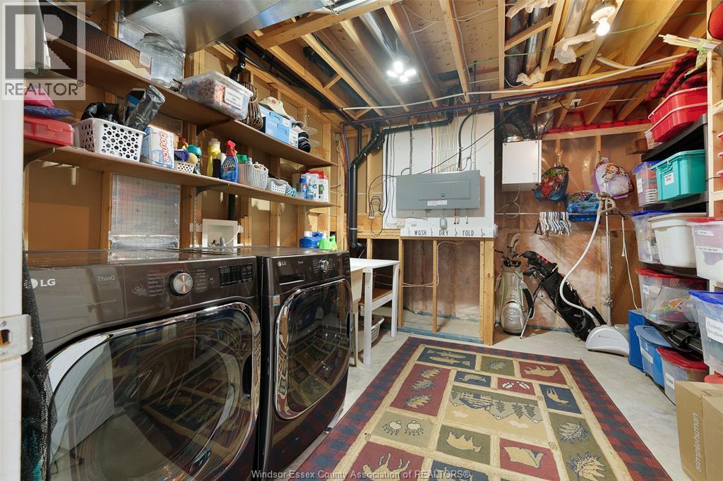 109 Goodburn Crt, Essex, ON - Indoor Photo Showing Laundry Room