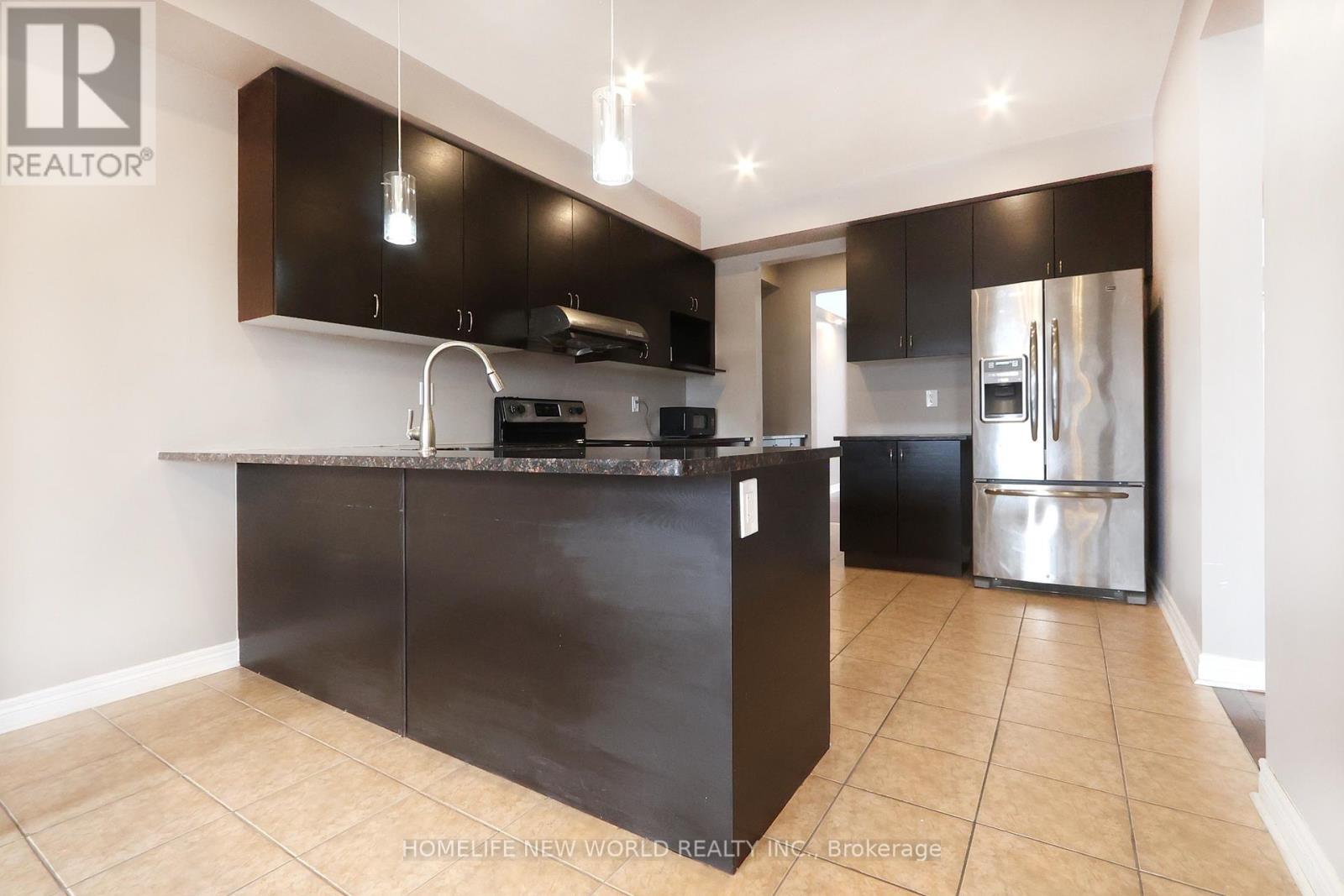 2Nd Master Bedroom - 41 Pulpwood Cres Crescent, Richmond Hill, ON - Indoor Photo Showing Kitchen
