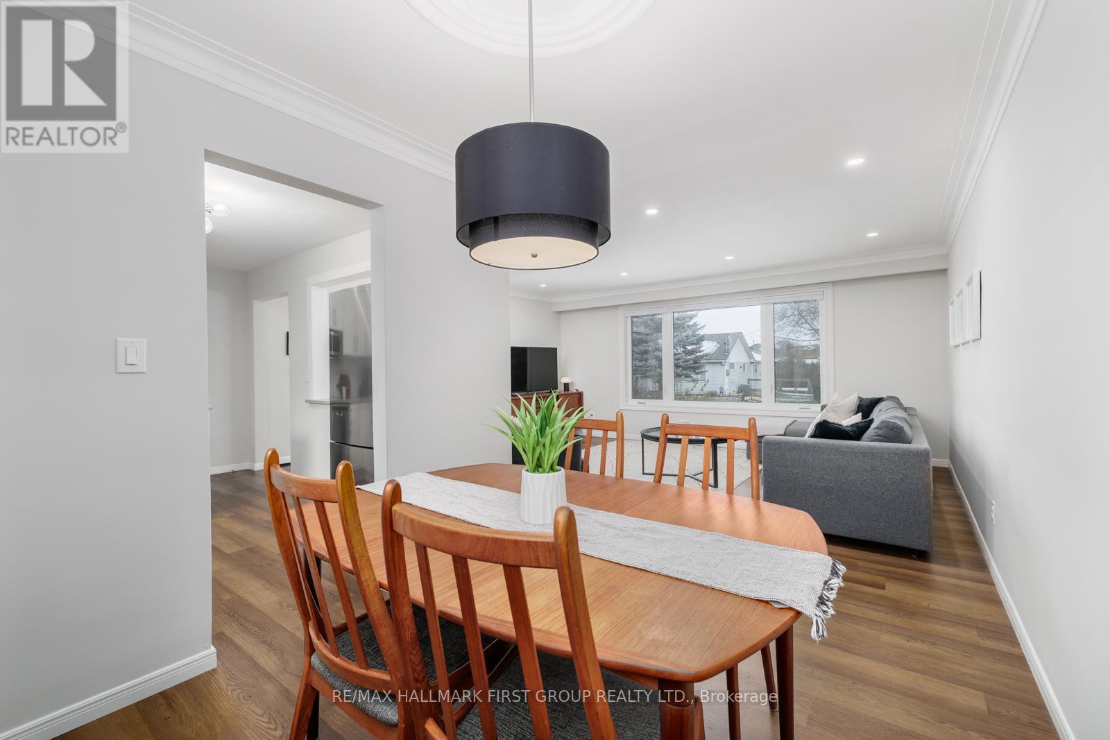 12 Lambs Lane, Clarington, ON - Indoor Photo Showing Dining Room