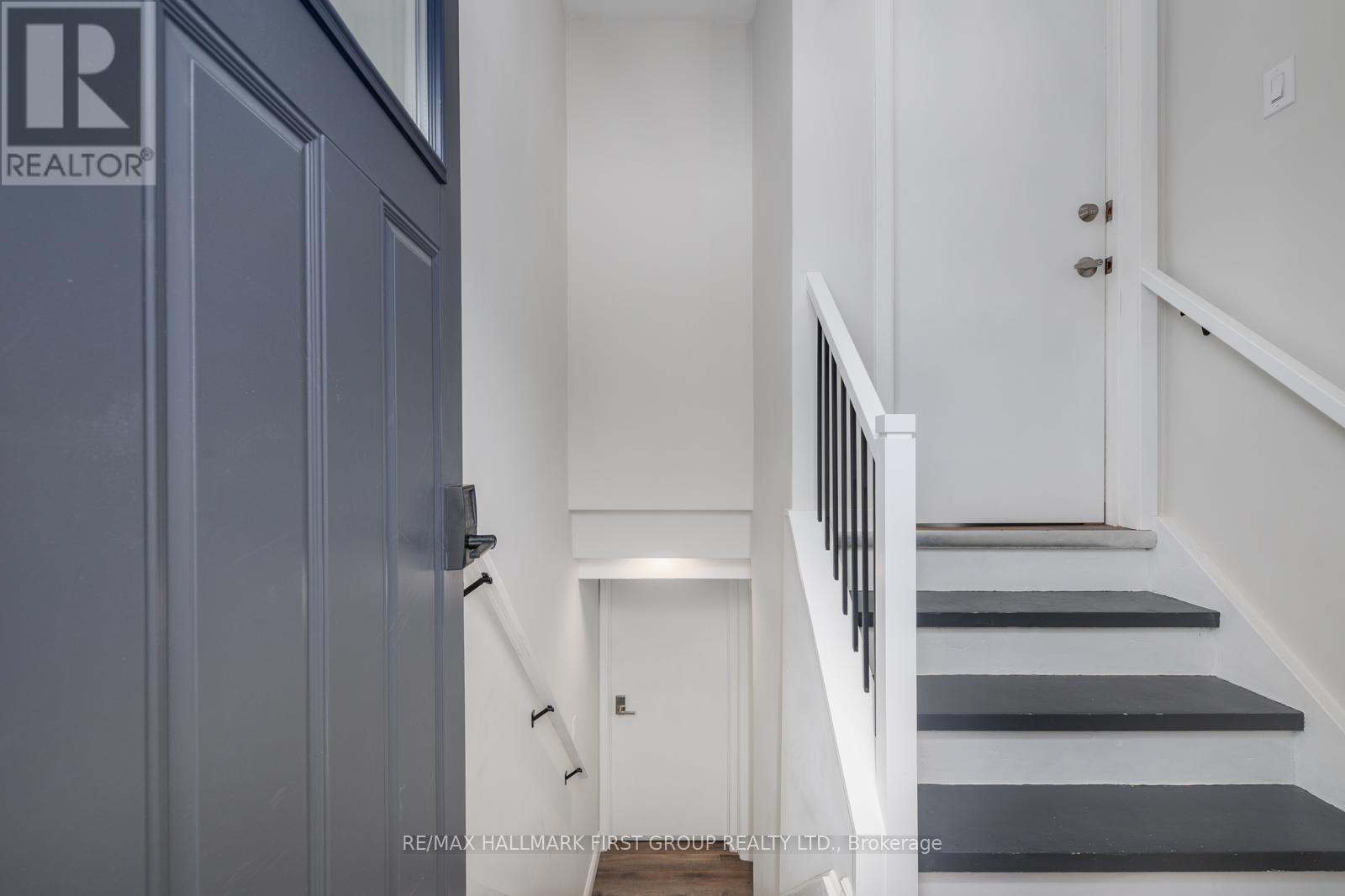 12 Lambs Lane, Clarington, ON - Indoor Photo Showing Other Room