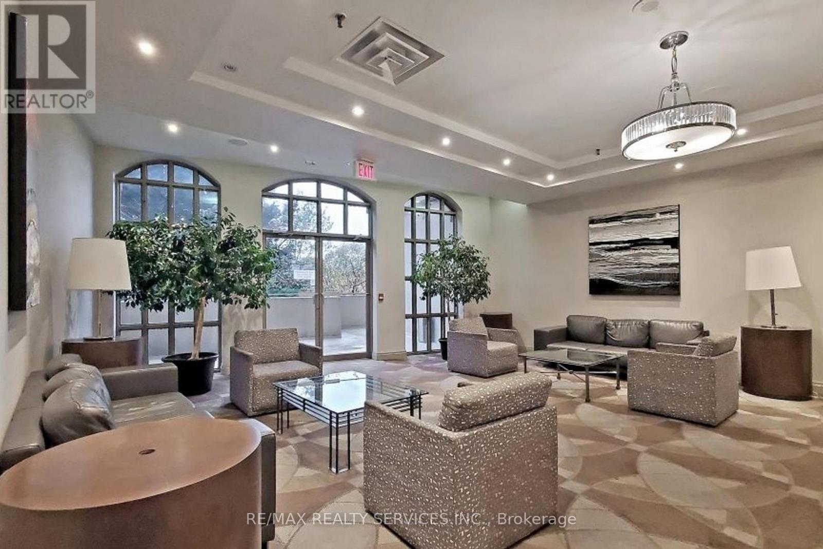 1003 - 50 Eglinton Avenue W, Mississauga, ON - Indoor