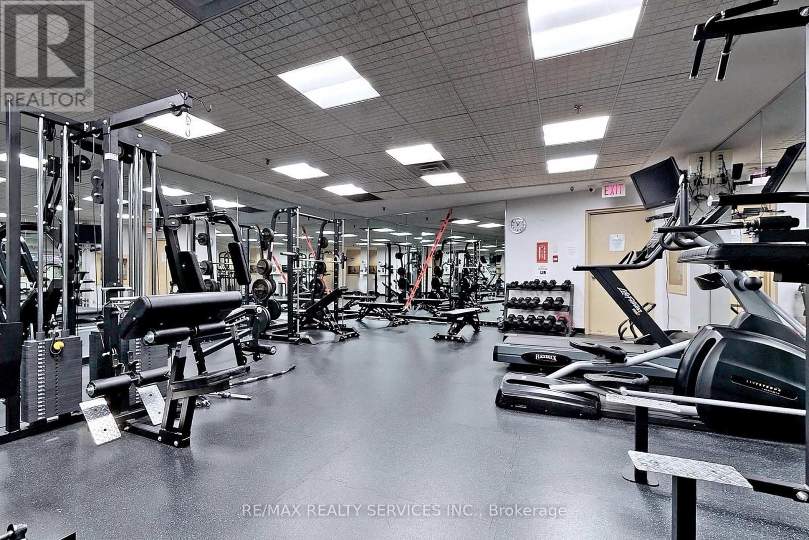 1003 - 50 Eglinton Avenue W, Mississauga, ON - Indoor Photo Showing Gym Room