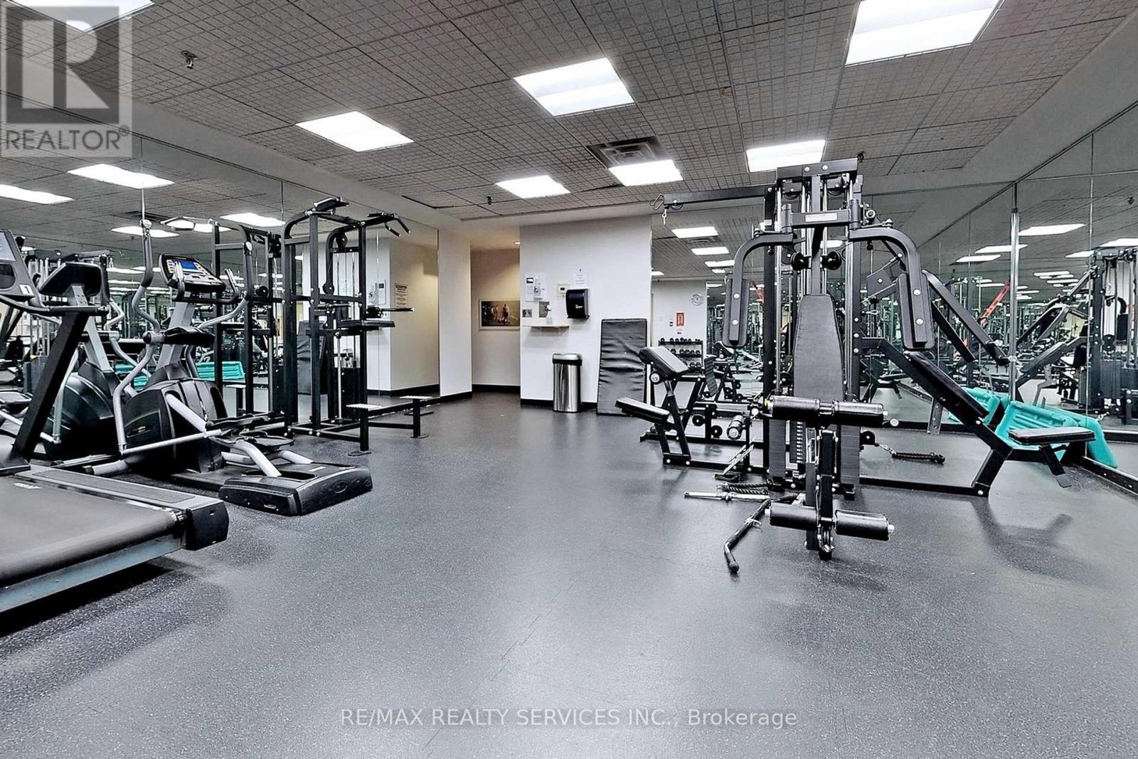 1003 - 50 Eglinton Avenue W, Mississauga, ON - Indoor Photo Showing Gym Room