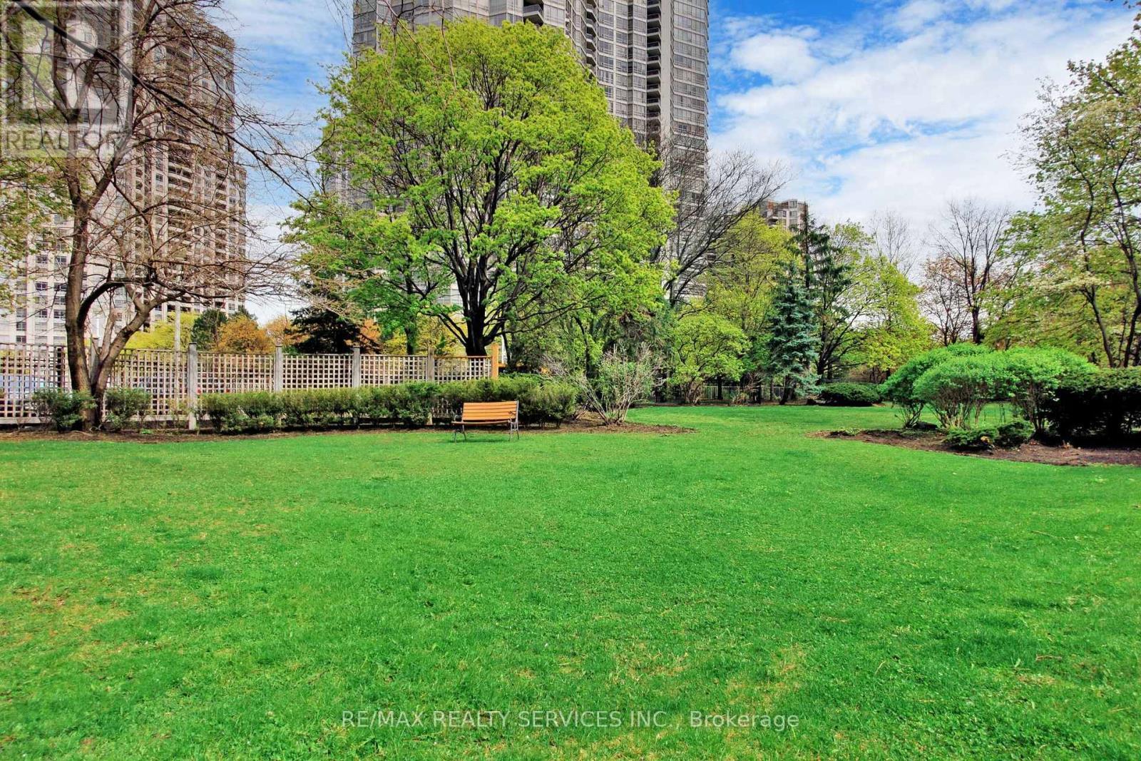 1003 - 50 Eglinton Avenue W, Mississauga, ON - Outdoor