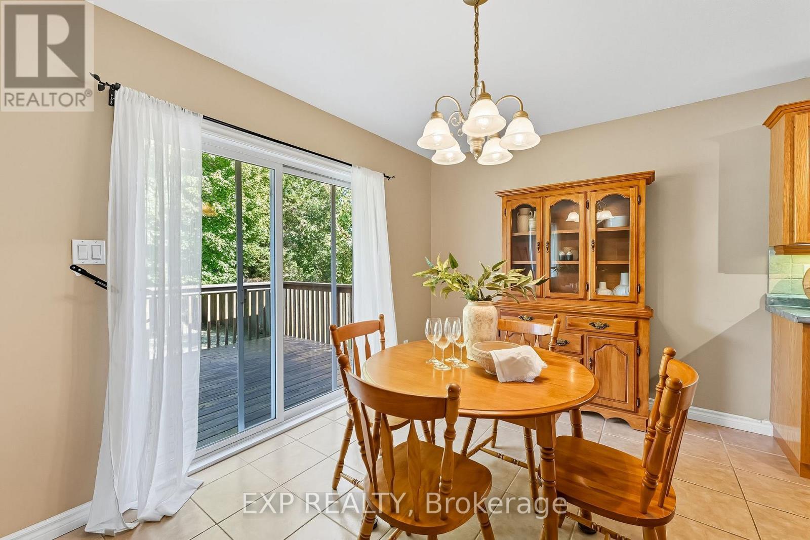 9 Lucas Court, Brighton, ON - Indoor Photo Showing Dining Room