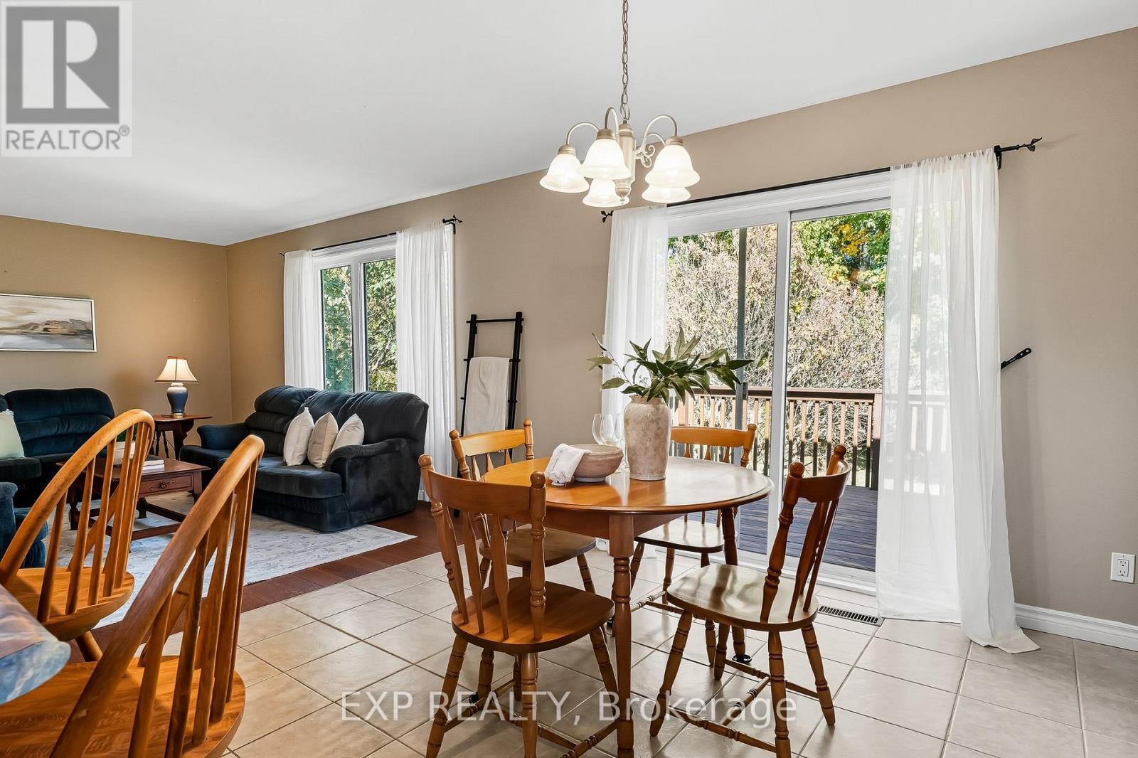 9 Lucas Court, Brighton, ON - Indoor Photo Showing Dining Room