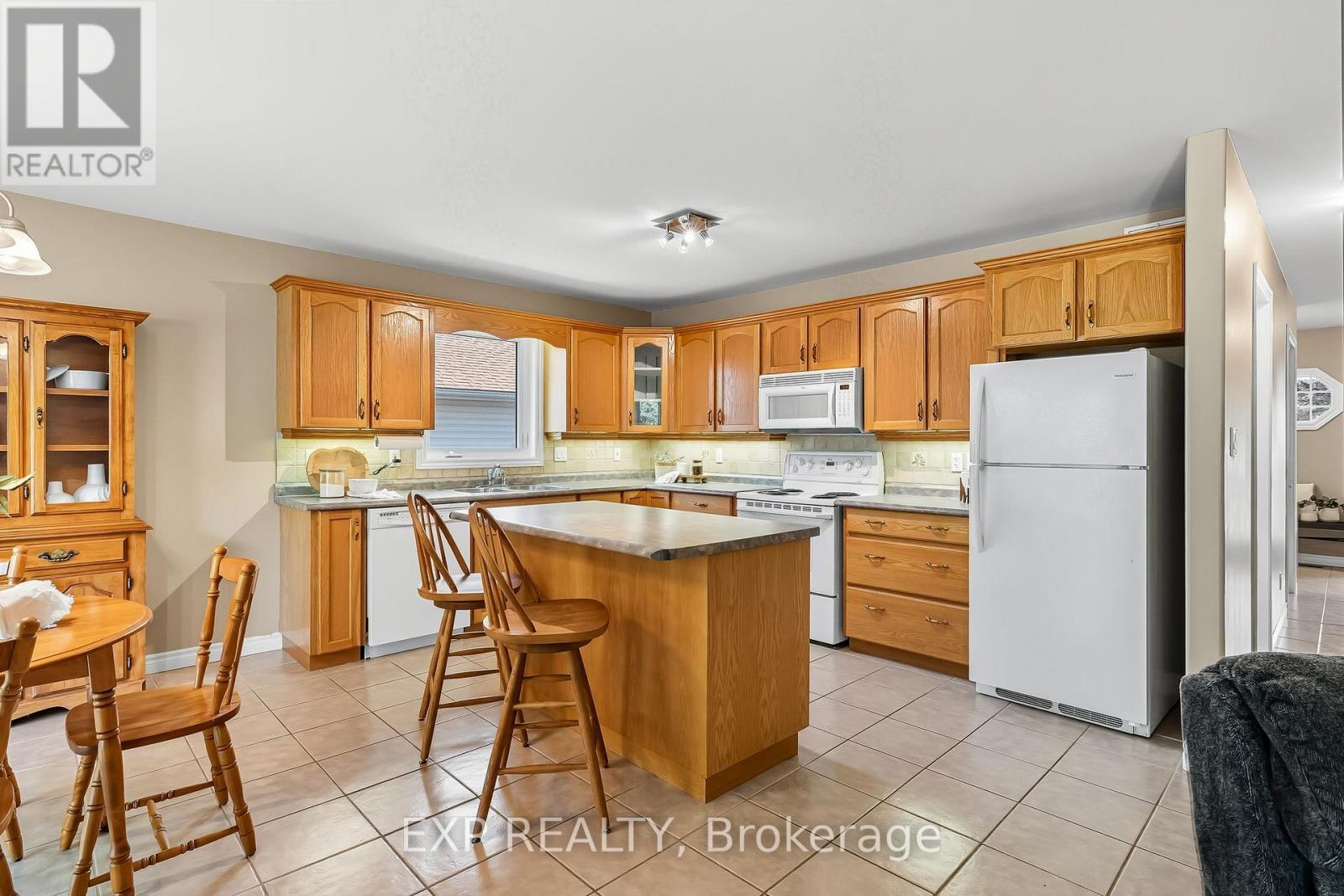 9 Lucas Court, Brighton, ON - Indoor Photo Showing Kitchen