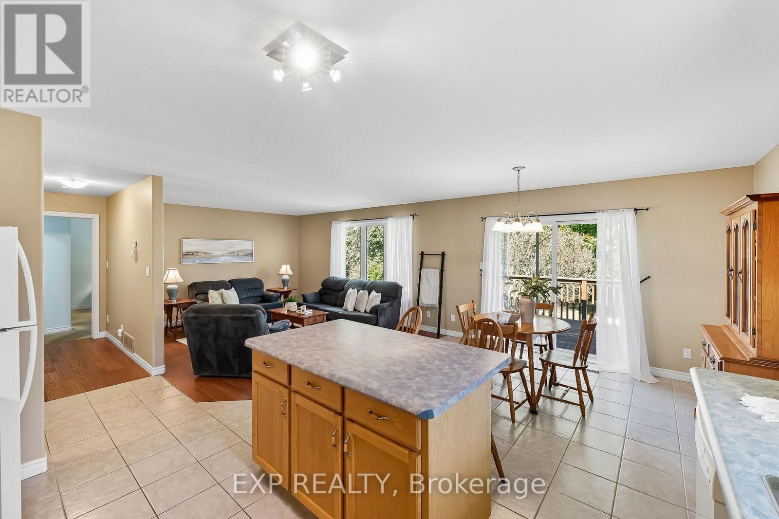 9 Lucas Court, Brighton, ON - Indoor