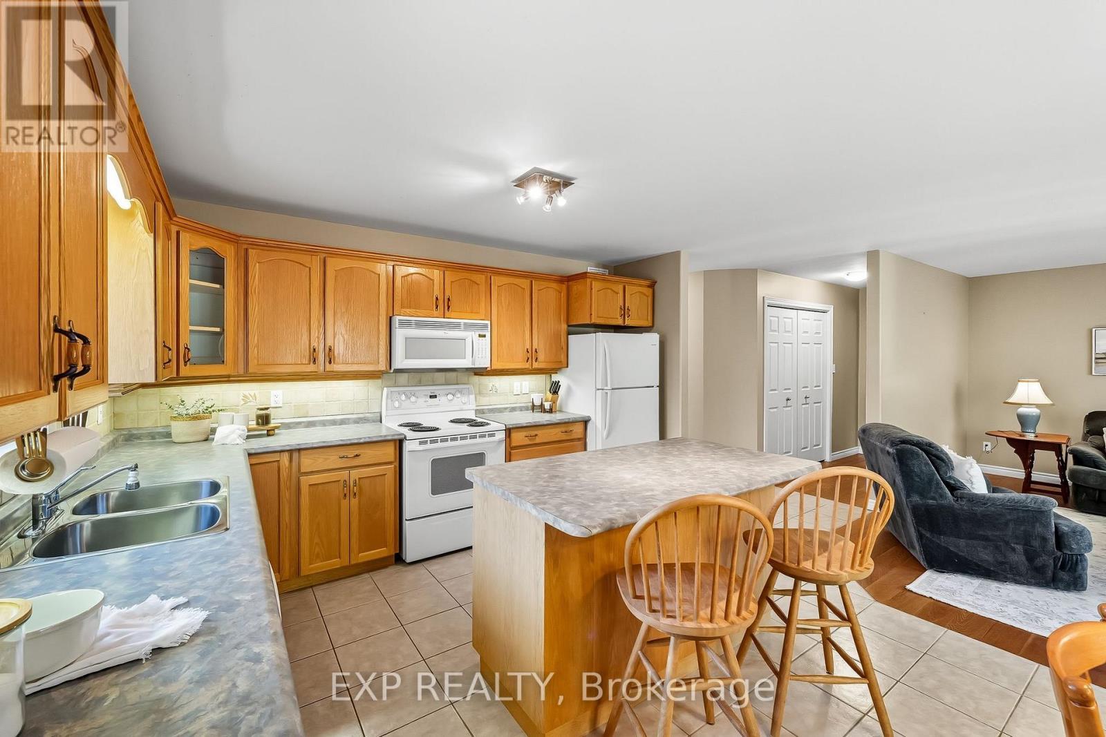 9 Lucas Court, Brighton, ON - Indoor Photo Showing Kitchen With Double Sink