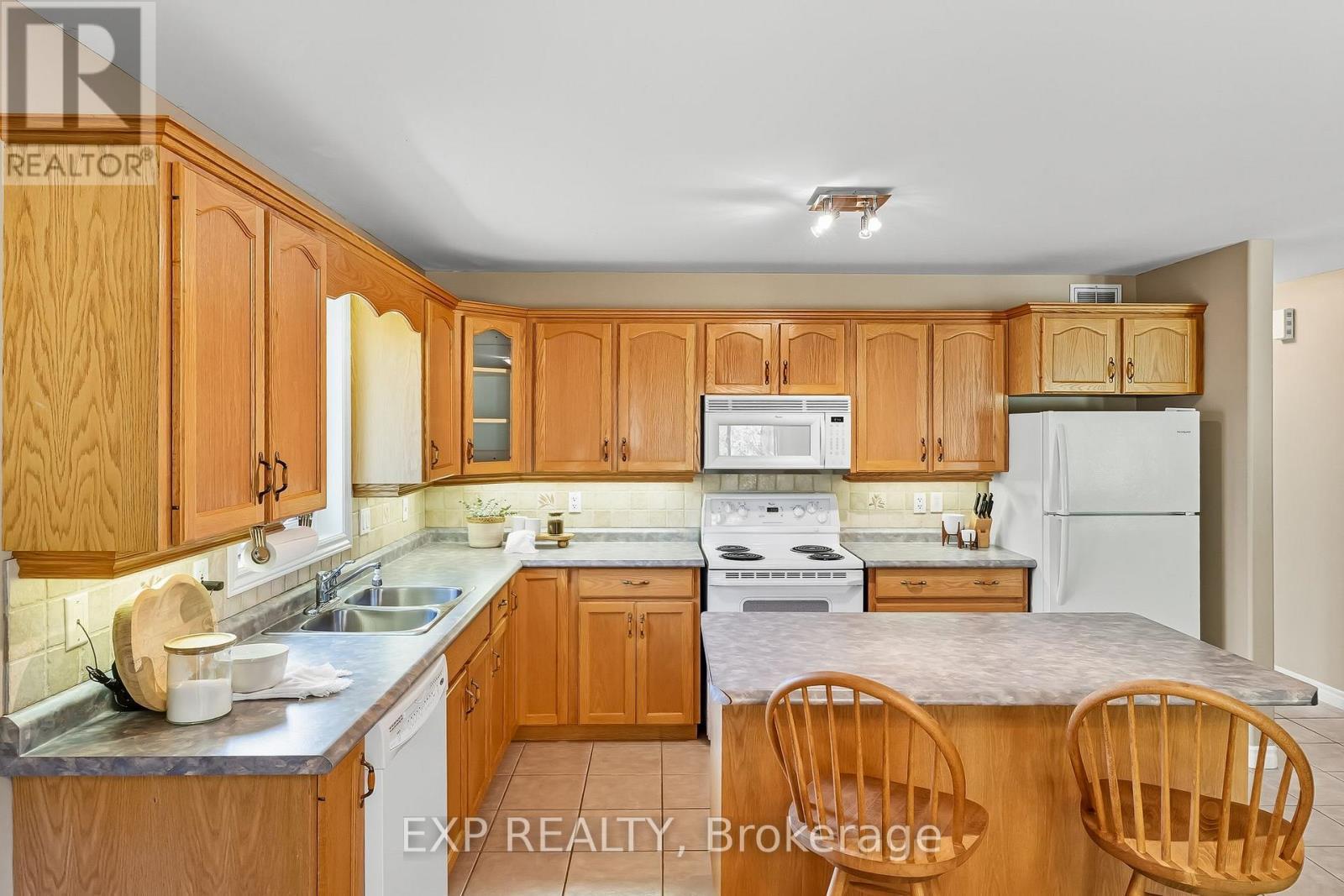 9 Lucas Court, Brighton, ON - Indoor Photo Showing Kitchen With Double Sink