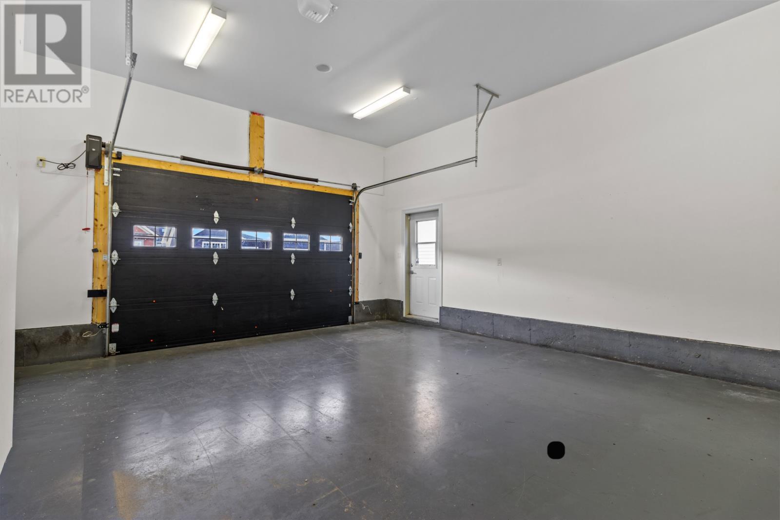 5 Douglas Street, St. John'S, NL - Indoor Photo Showing Garage