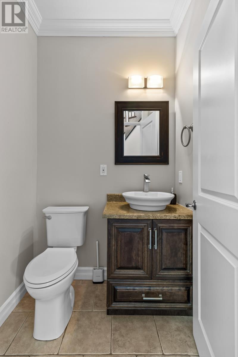 5 Douglas Street, St. John'S, NL - Indoor Photo Showing Bathroom