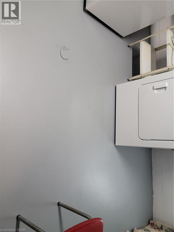 176 Walter Avenue S, Hamilton, ON - Indoor Photo Showing Other Room