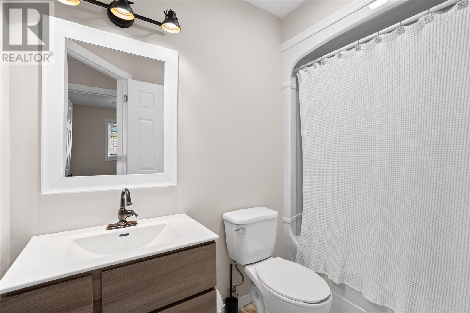 38 Greenspond Drive, St. John'S, NL - Indoor Photo Showing Bathroom