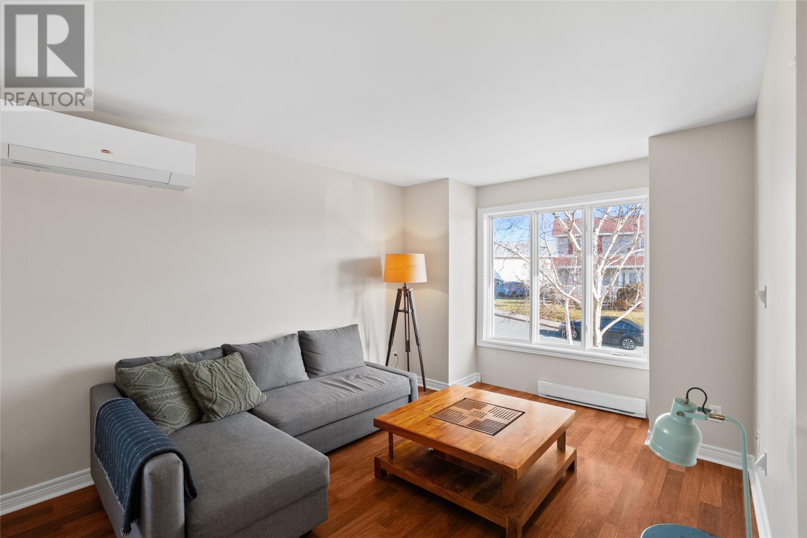 38 Greenspond Drive, St. John'S, NL - Indoor Photo Showing Living Room