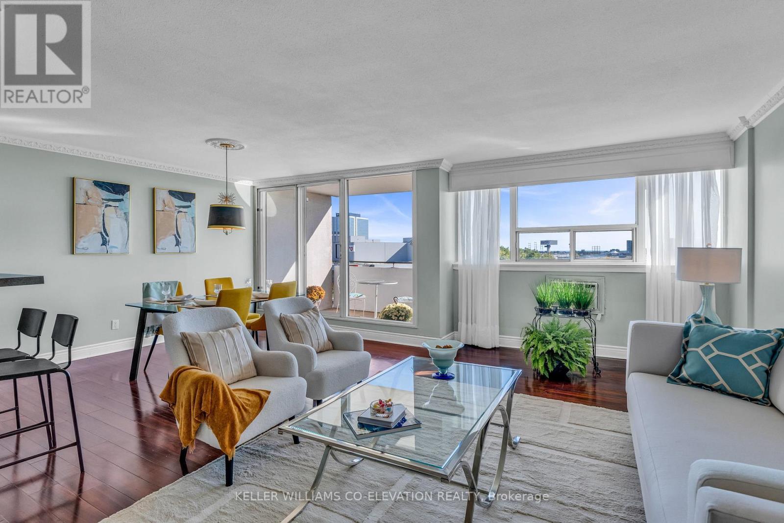 702 - 14 Neilson Drive, Toronto, ON - Indoor Photo Showing Living Room