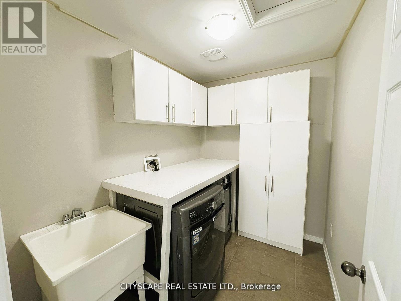 2nd Floor Laundry Room - 7646 Goldenrod Trail, Niagara Falls, ON - Indoor Photo Showing Laundry Room