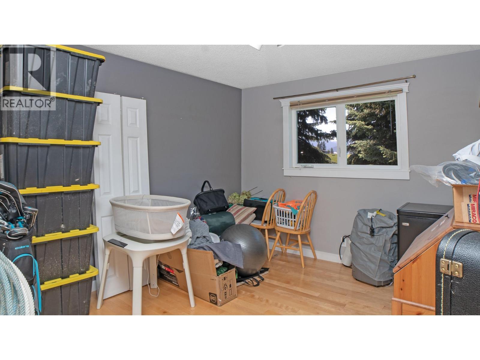 2315 16Th Street, Lister, BC - Indoor