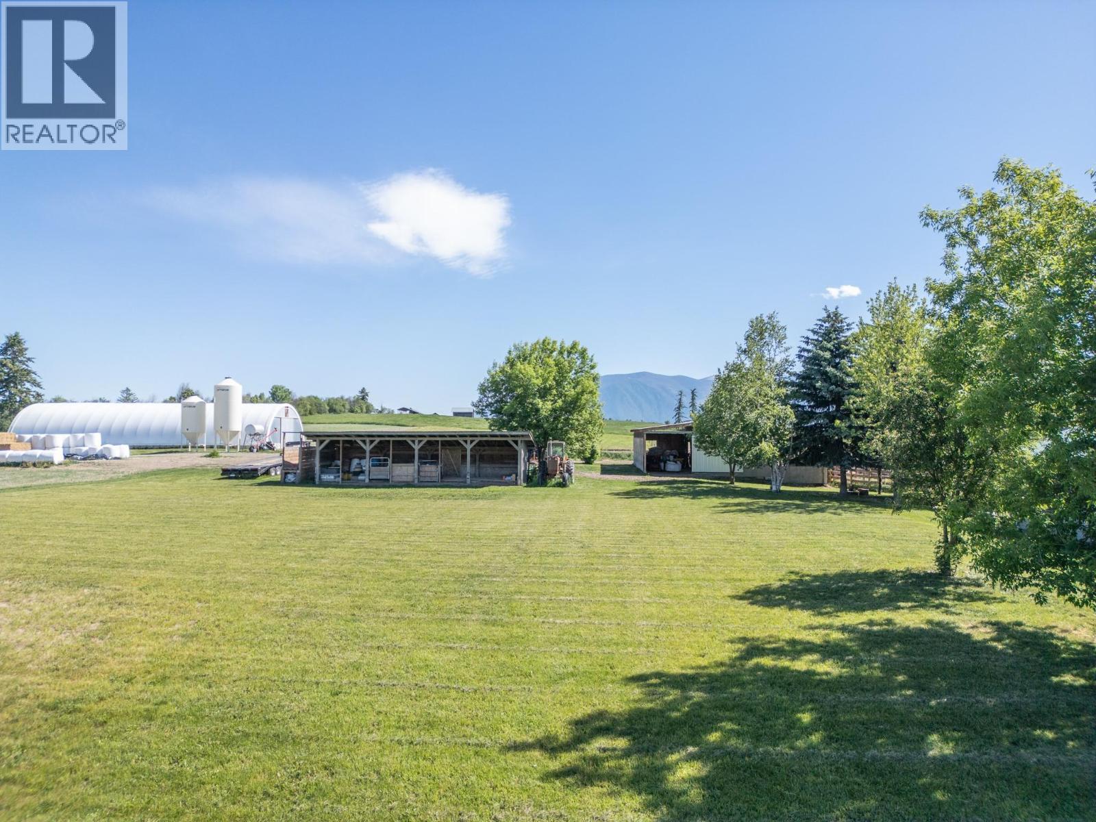 2315 16Th Street, Lister, BC - Outdoor