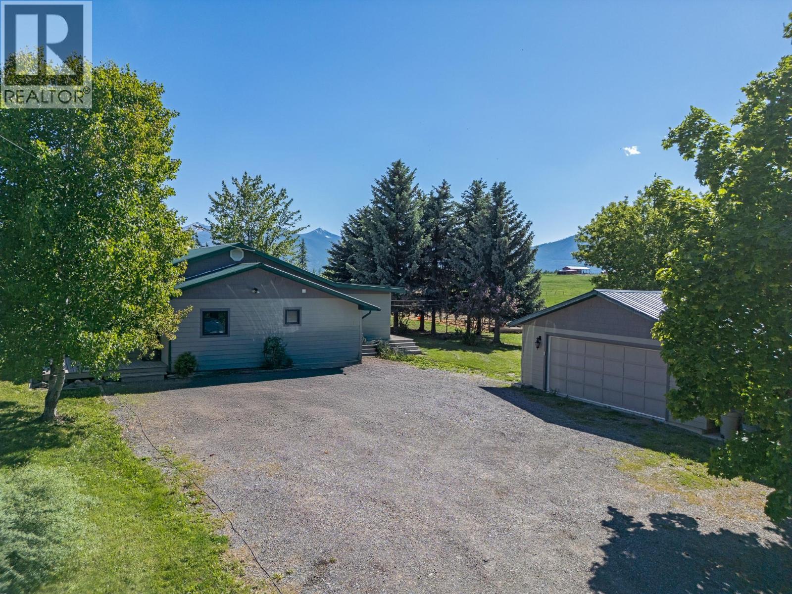 2315 16Th Street, Lister, BC - Outdoor