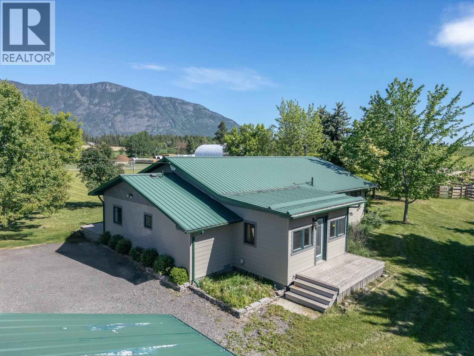 2315 16Th Street, Lister, BC - Outdoor