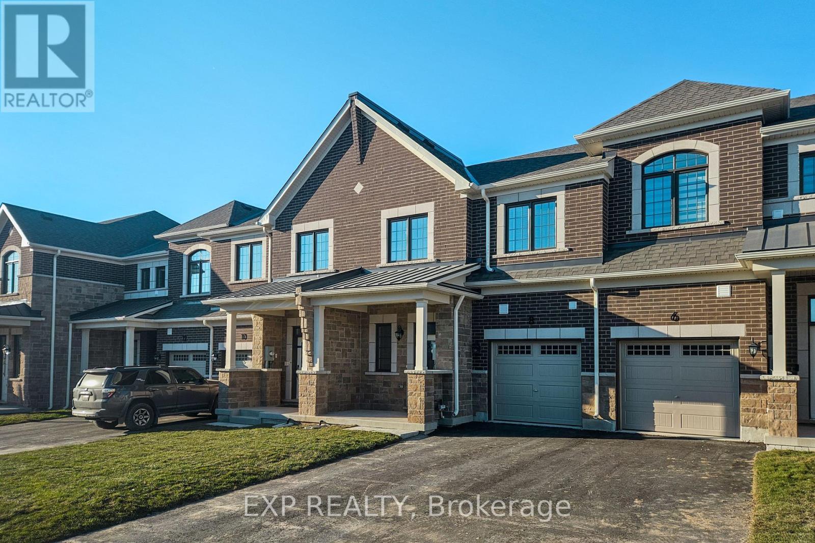Brand New Luxury Townhome - 8 Vinewood Crescent, Barrie, ON - Outdoor With Facade