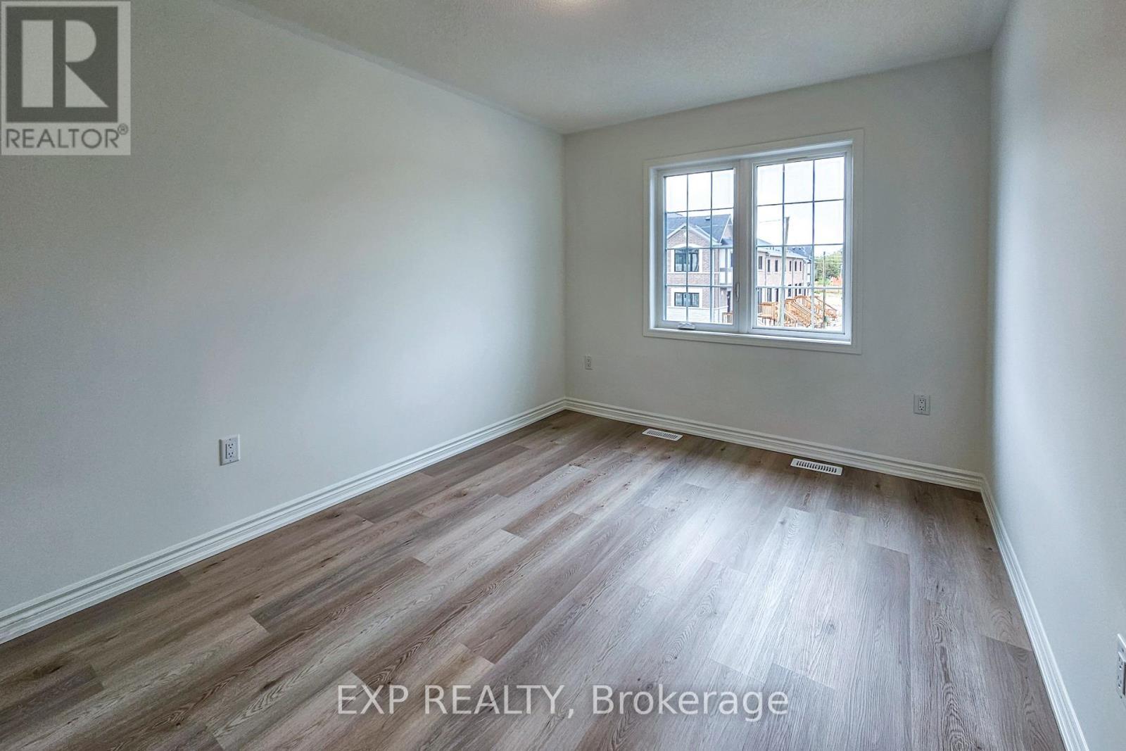 2nd Bedroom - 8 Vinewood Crescent, Barrie, ON - Indoor Photo Showing Other Room