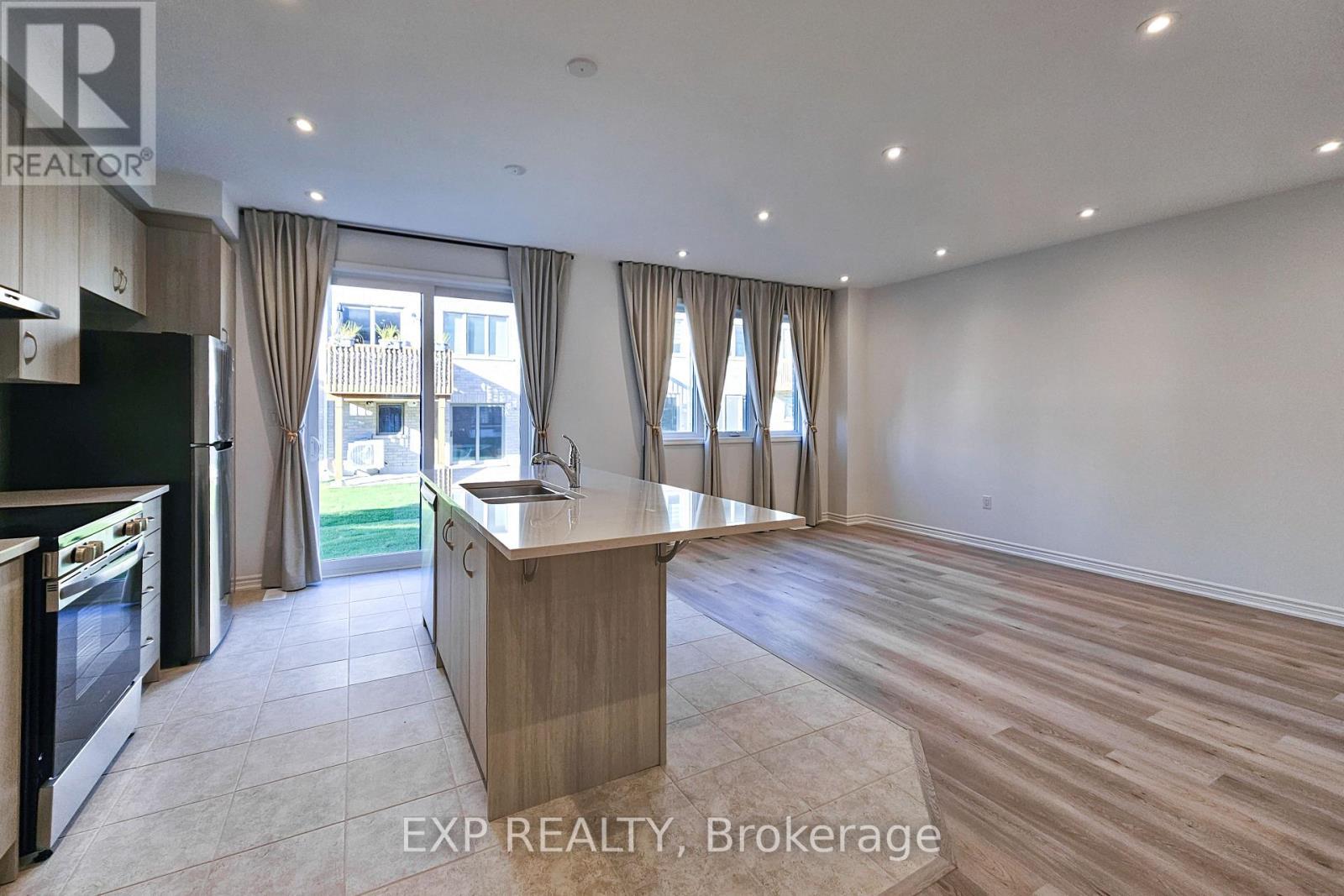 8 Vinewood Crescent, Barrie, ON - Indoor Photo Showing Kitchen With Double Sink