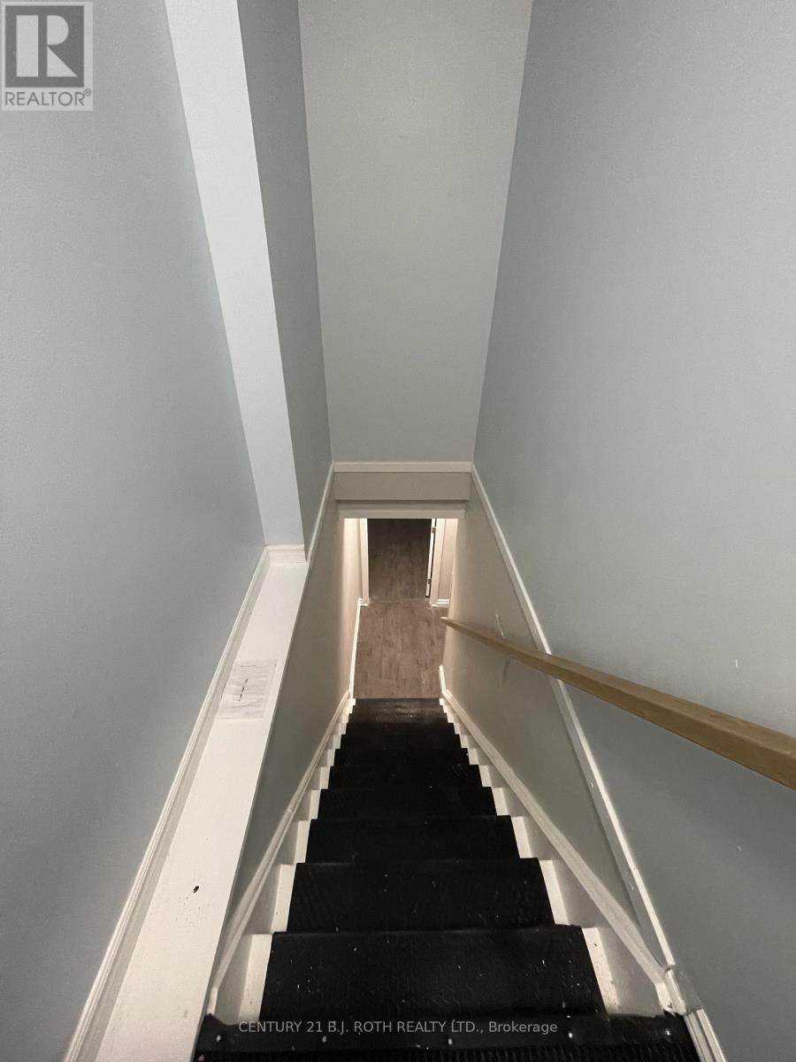 8 Daphne Crescent, Barrie, ON - Indoor Photo Showing Other Room