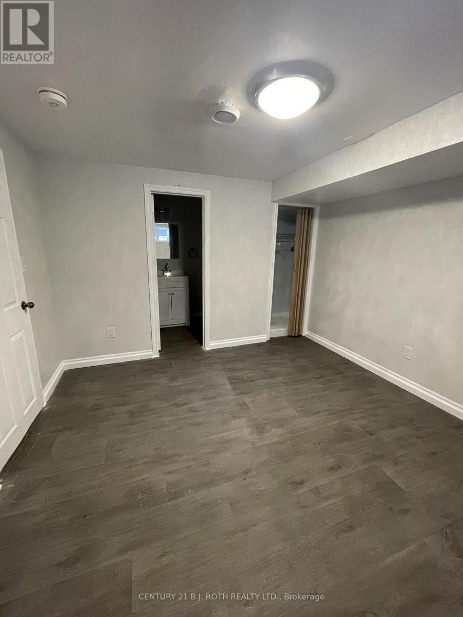 8 Daphne Crescent, Barrie, ON - Indoor Photo Showing Other Room