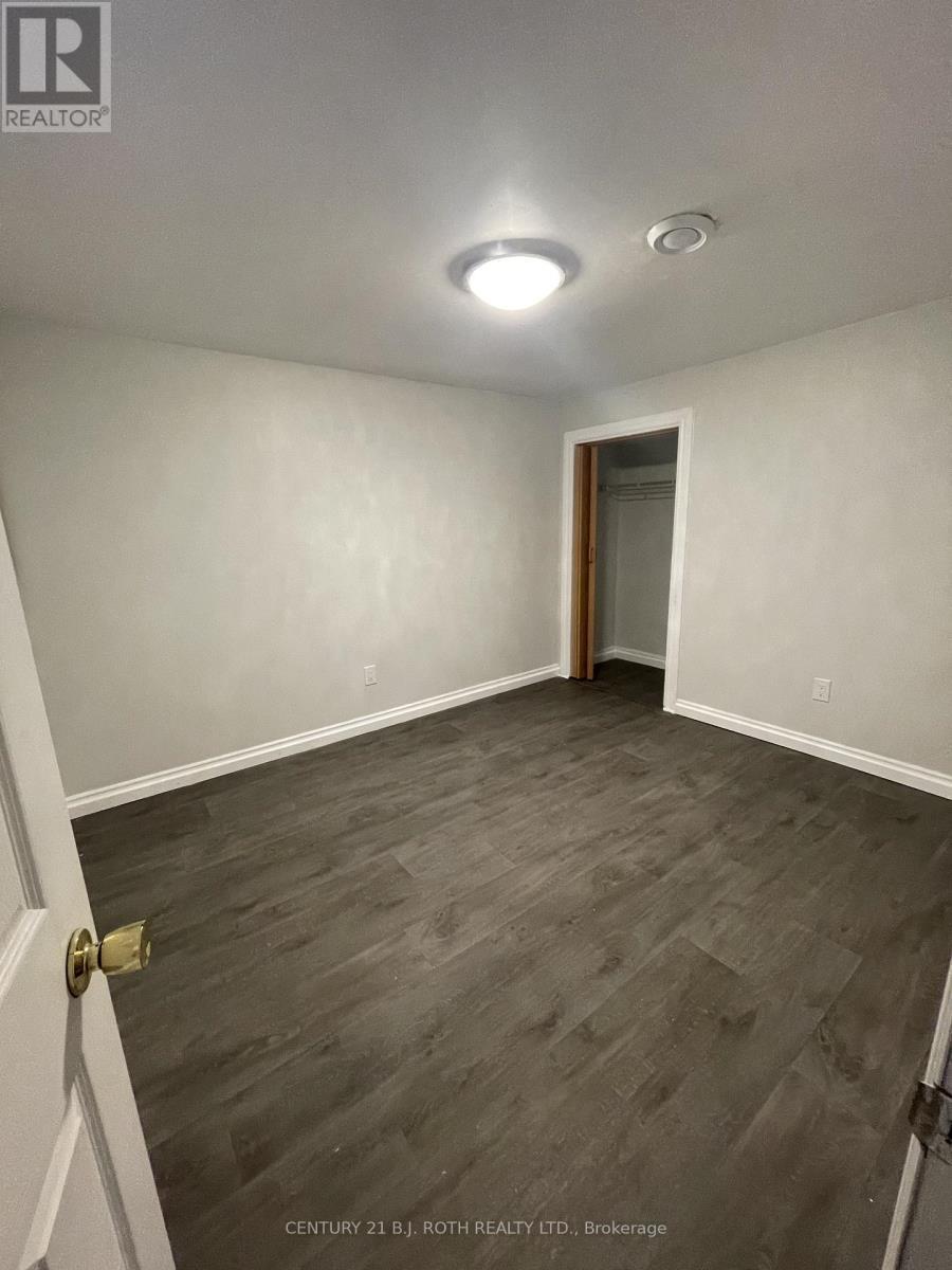 8 Daphne Crescent, Barrie, ON - Indoor Photo Showing Other Room