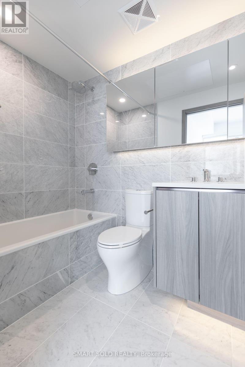 1612 - 85 Mcmahon Drive, Toronto, ON - Indoor Photo Showing Bathroom