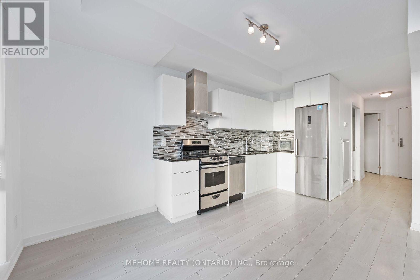 1015 - 51 East Liberty Street, Toronto, ON - Indoor Photo Showing Kitchen