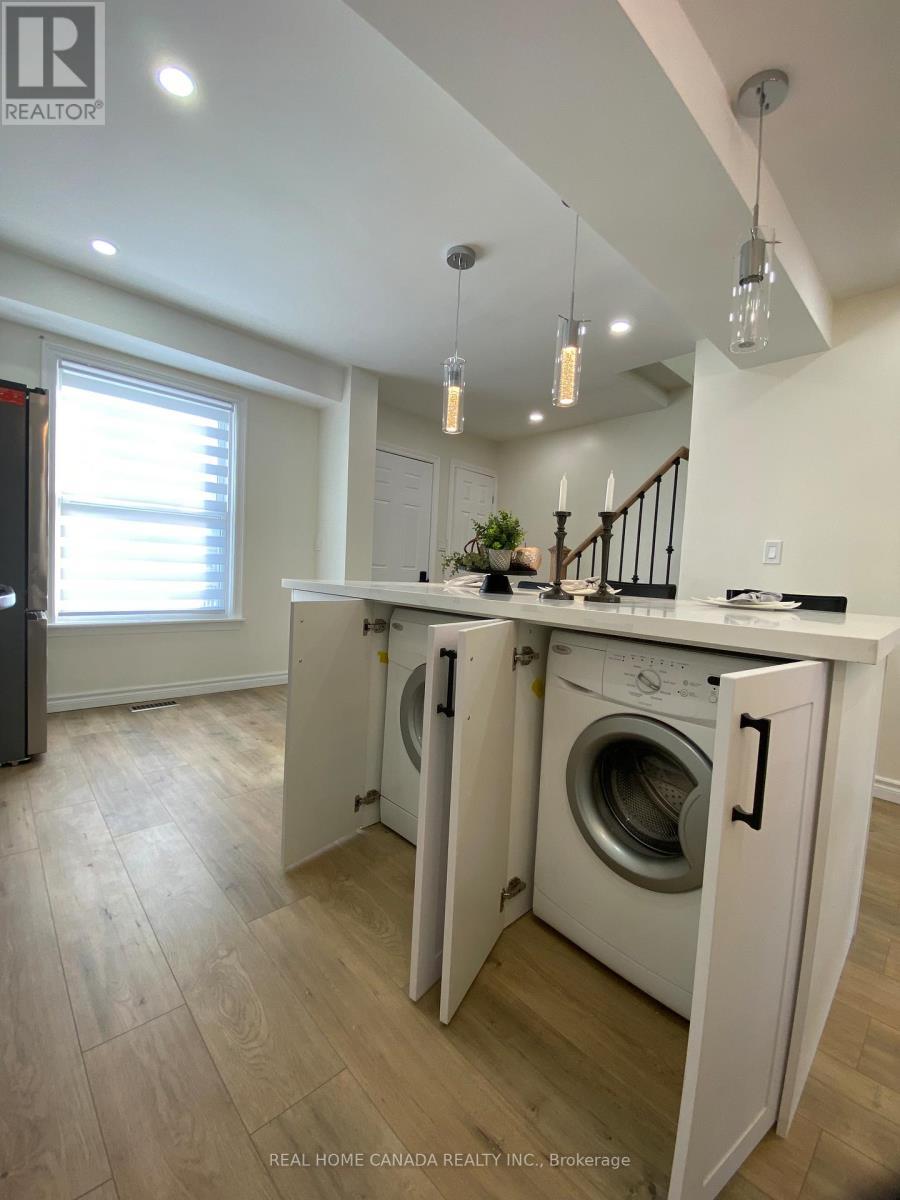 1088 Venus Crescent, Oshawa, ON - Indoor