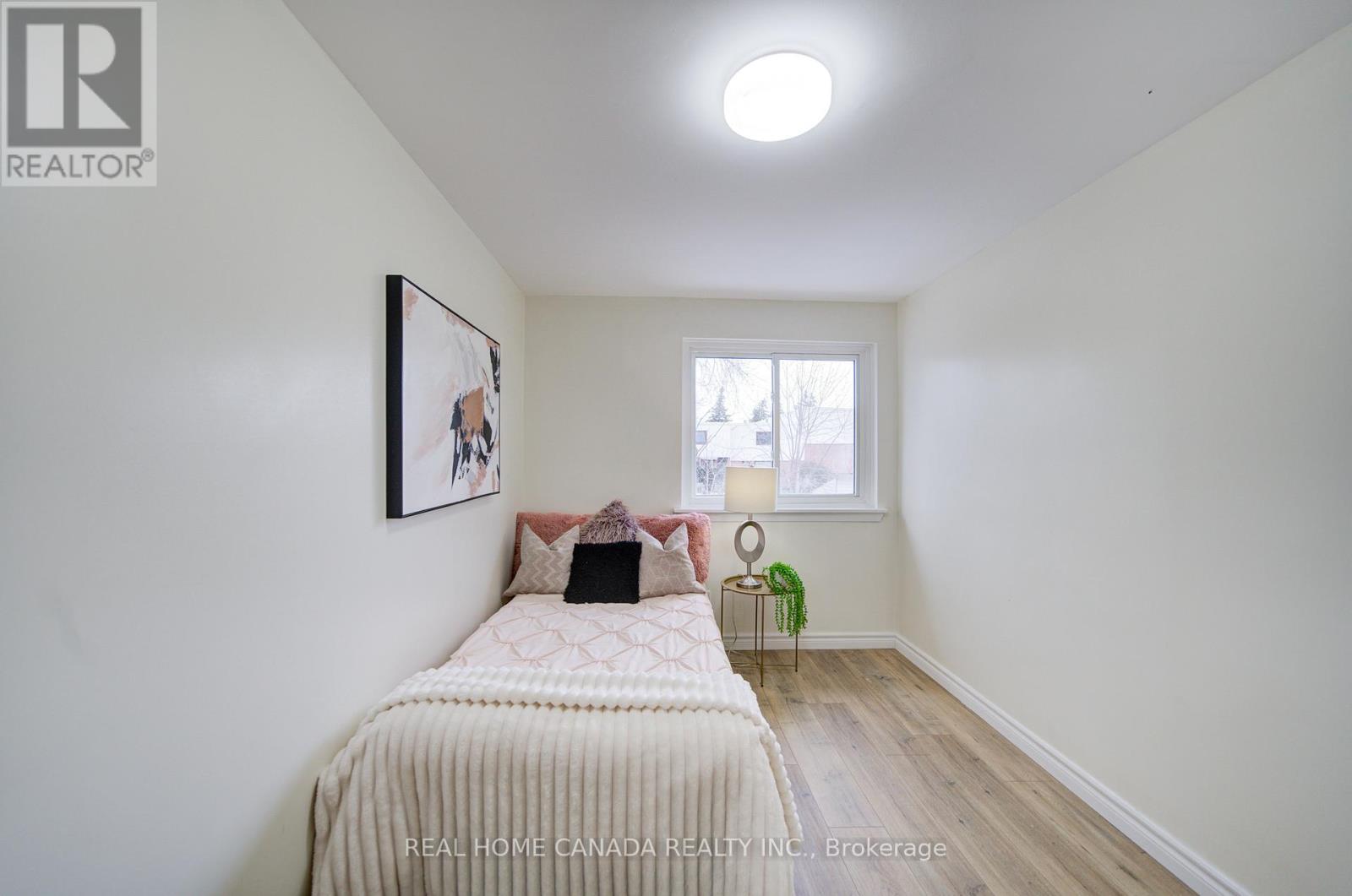 1088 Venus Crescent, Oshawa, ON - Indoor Photo Showing Bedroom